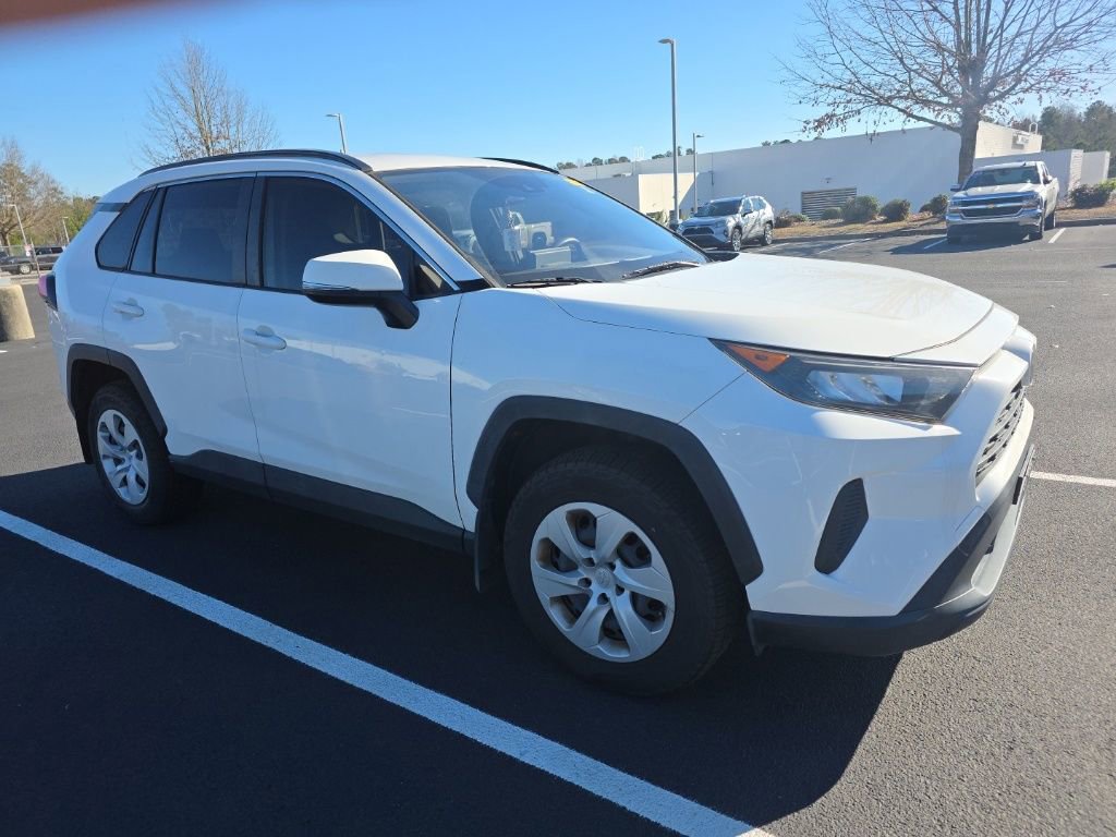 Used 2019 Toyota RAV4 LE image 13