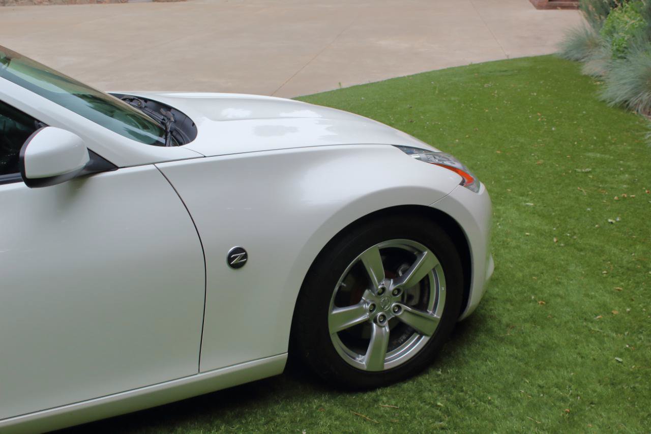 Used 2009 Nissan 370Z Touring RWD image 19