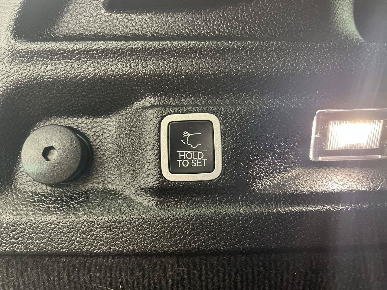 Used 2021 Jeep Grand Cherokee L Overland w/ Luxury Tech Group IV AWD/4WD image 35