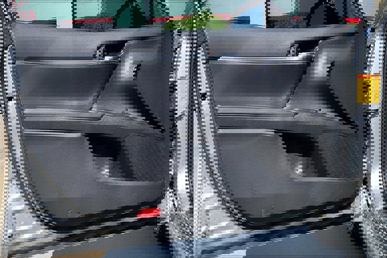 Used 2024 Toyota Camry SE w/ Convenience Package FWD image 21