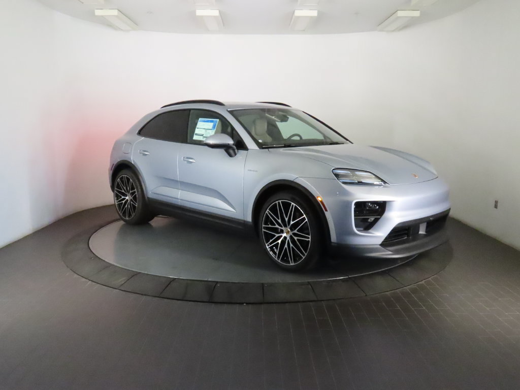 New 2026 Porsche Macan 4 Electric AWD/4WD image 9