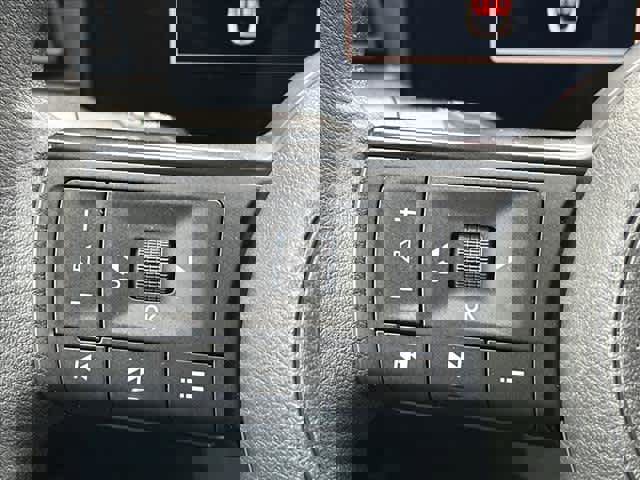 Certified 2025 Nissan Kicks SV image 17