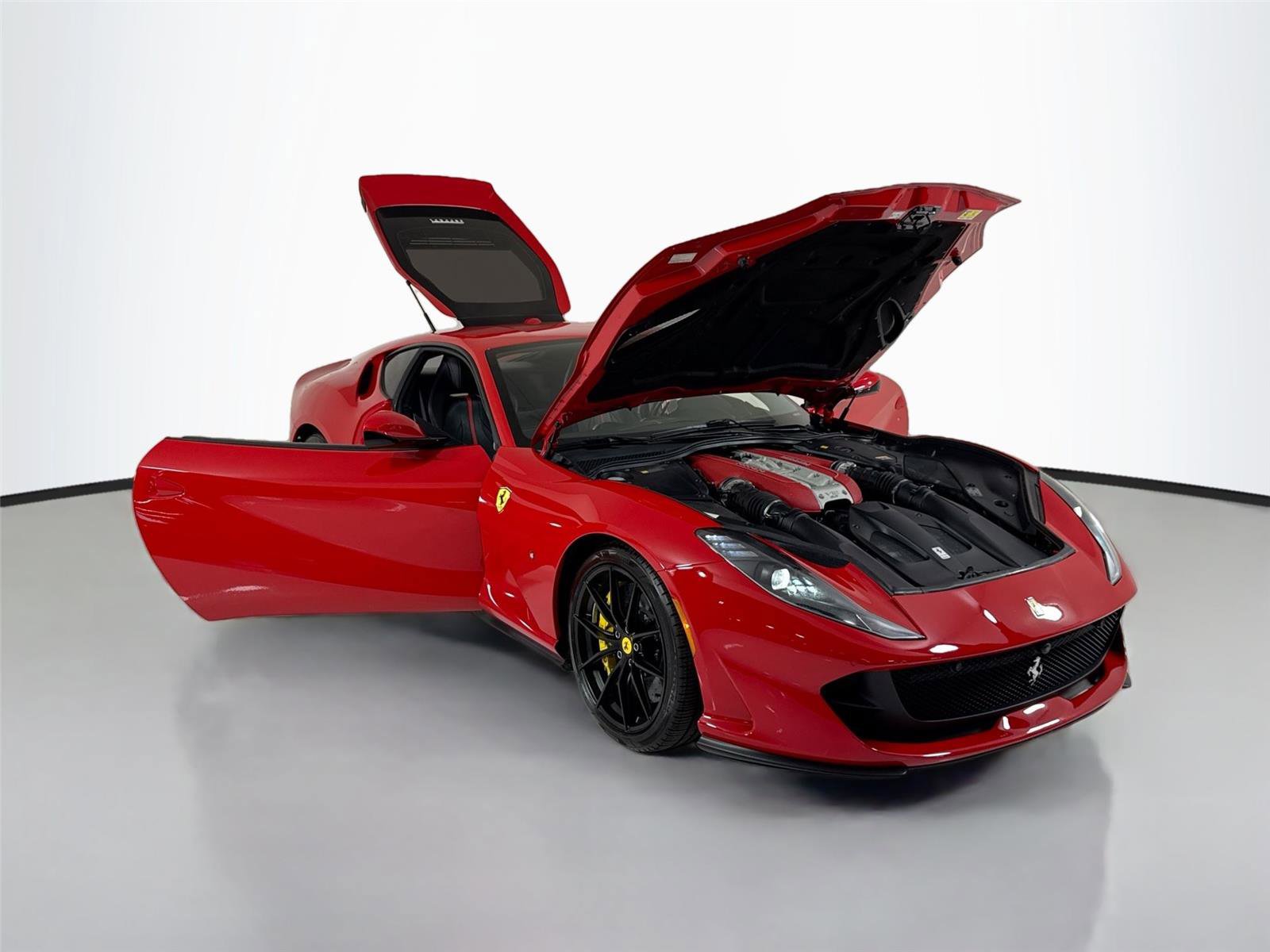 Used 2018 Ferrari 812 Superfast RWD image 40