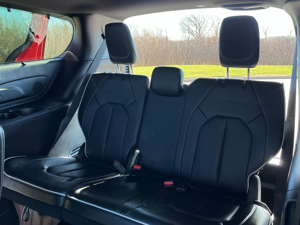 Used 2026 Chrysler Pacifica Limited w/ Uconnect Theater Family Group image 41