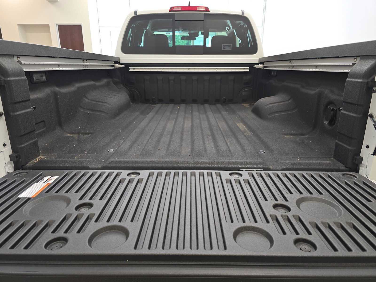 Used 2024 Nissan Frontier SV w/ SV Convenience Package RWD image 29