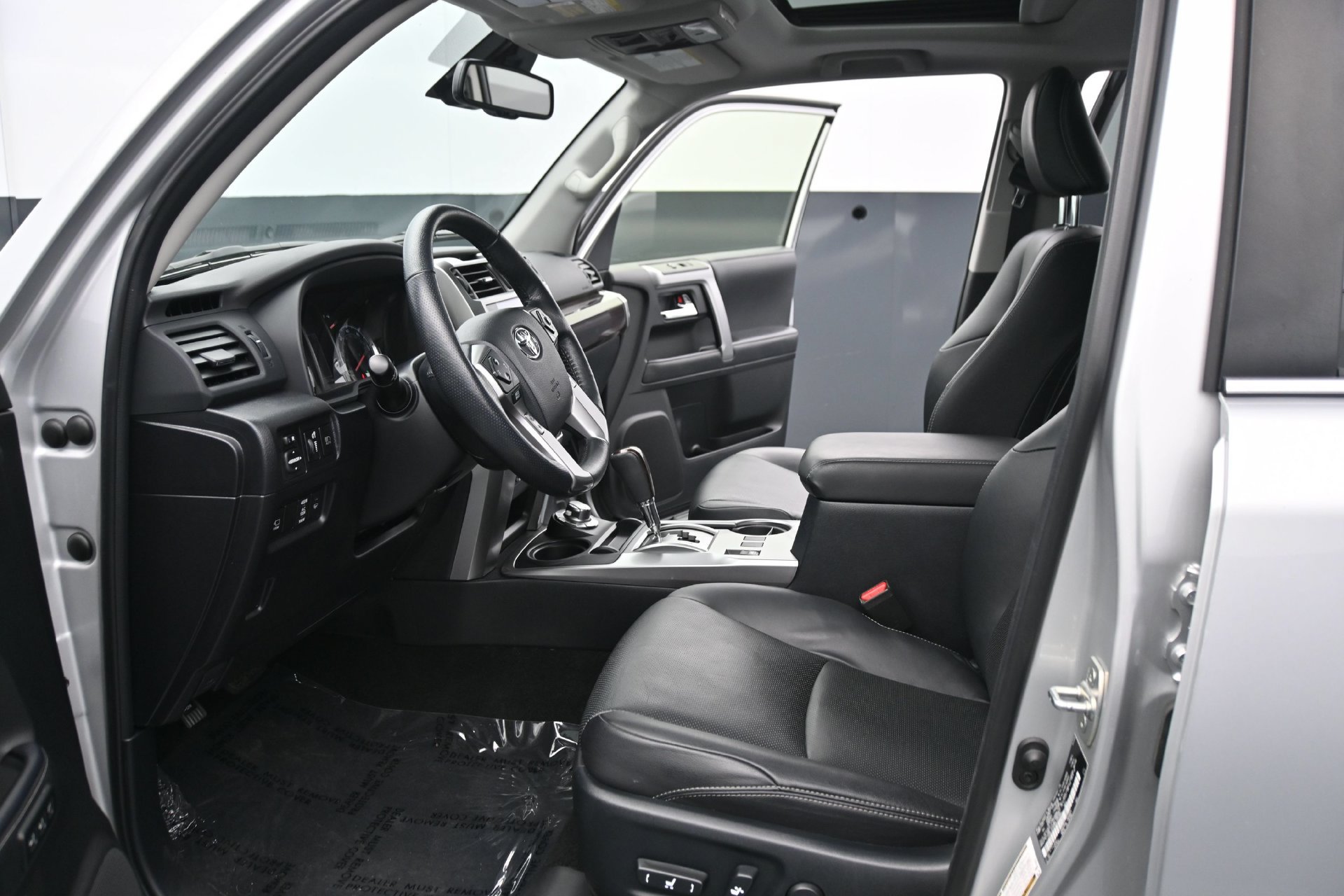 Used 2024 Toyota 4Runner Limited AWD/4WD image 22