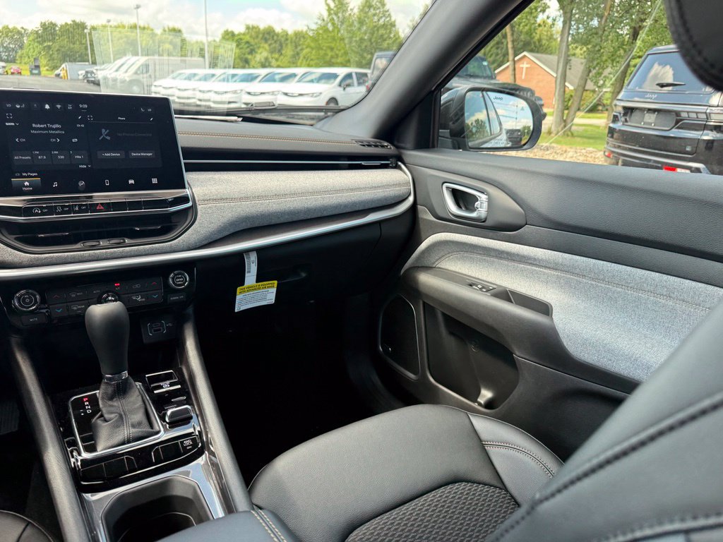 New 2026 Jeep Compass Latitude AWD/4WD image 38