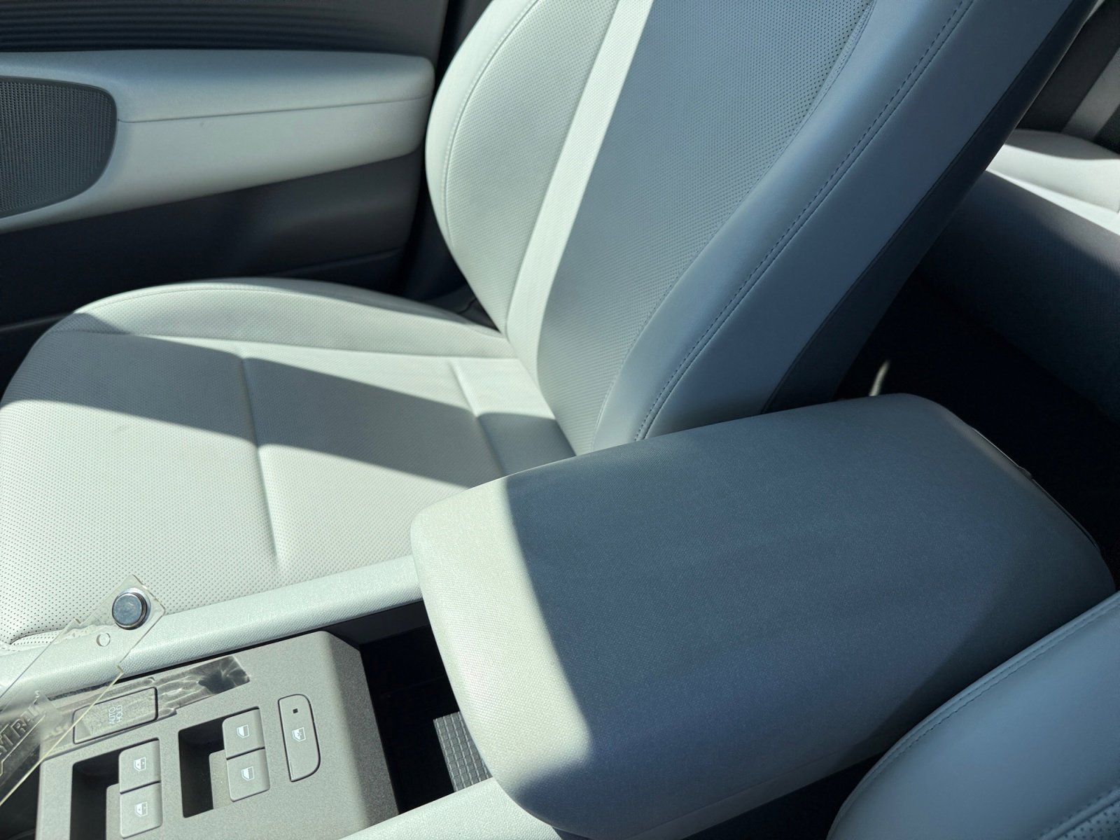 Used 2024 Hyundai Ioniq 6 Limited image 14