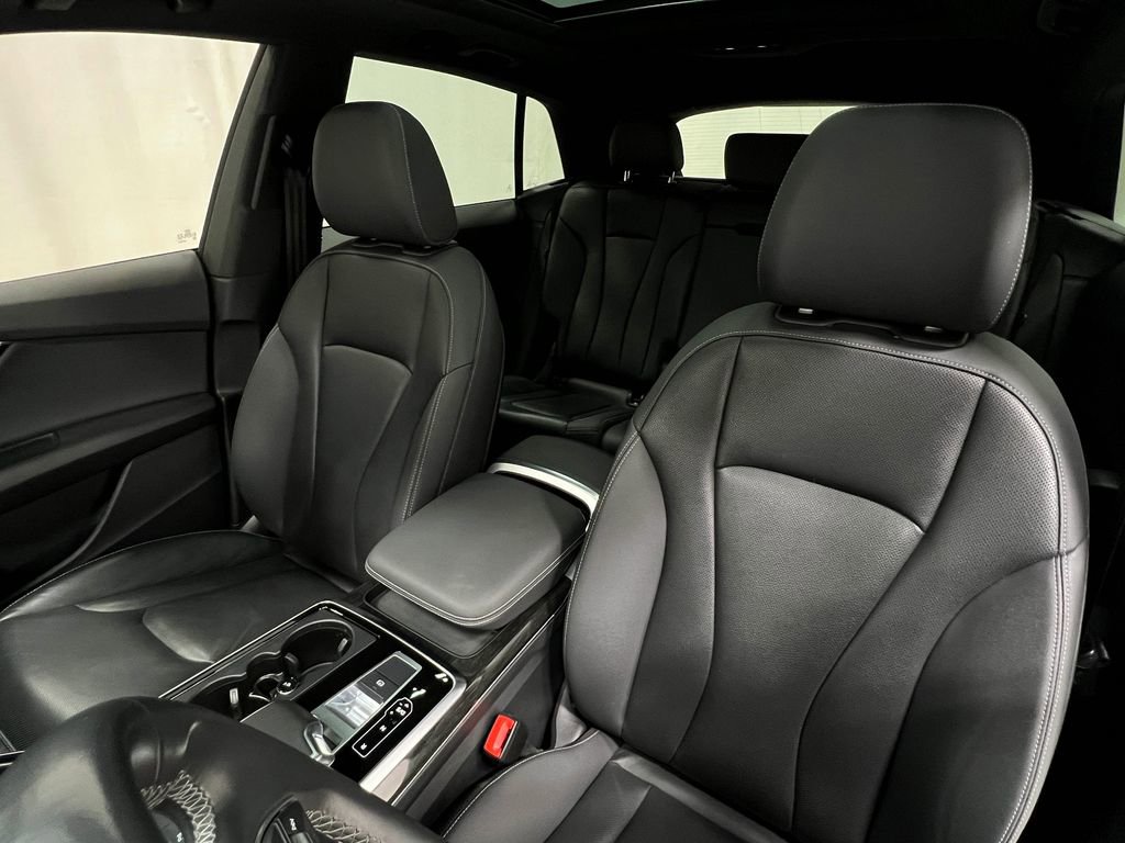 Used 2021 Audi Q8 Premium Plus w/ Premium Plus Package image 17