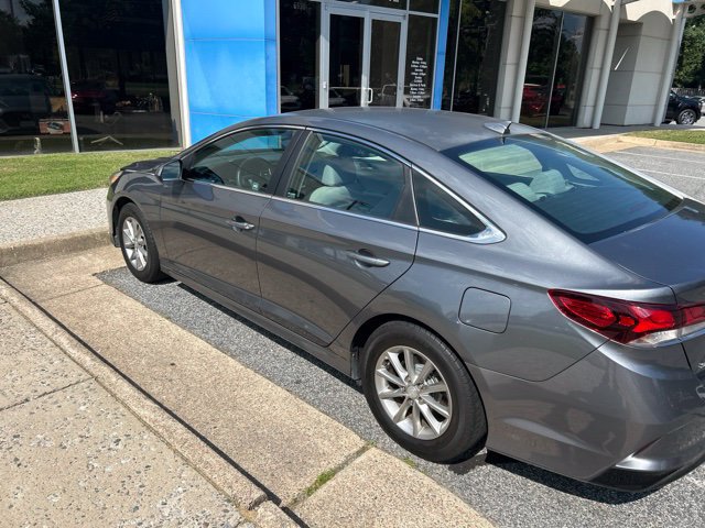 Used 2018 Hyundai Sonata SE FWD image 2
