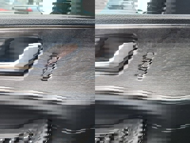 New 2025 Jeep Grand Cherokee Limited w/ Luxury Tech Group II image 21