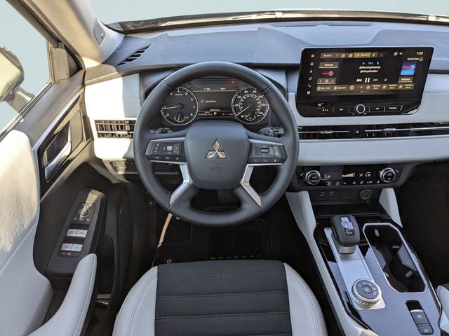 New 2026 Mitsubishi Outlander SE FWD image 15