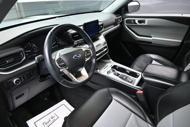 Used 2022 Ford Explorer XLT w/ Equipment Group 202A AWD/4WD image 19