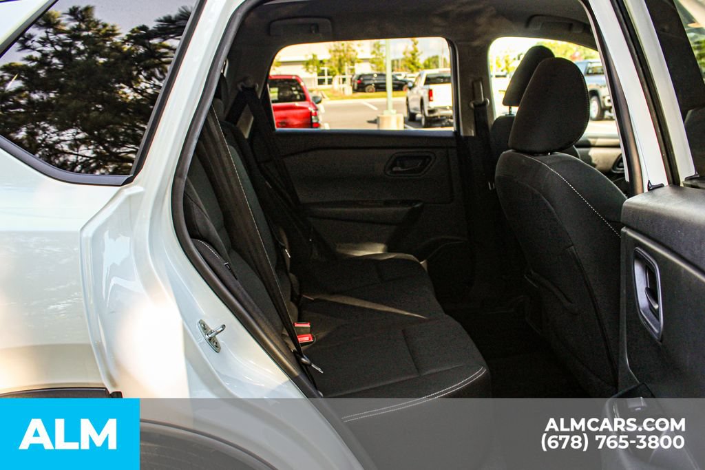 Used 2024 Nissan Rogue S FWD image 18