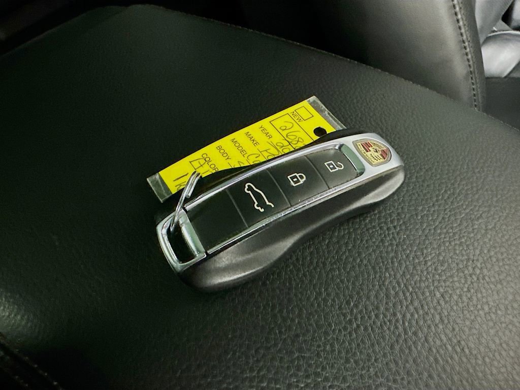 Used 2019 Porsche Cayenne Base image 41