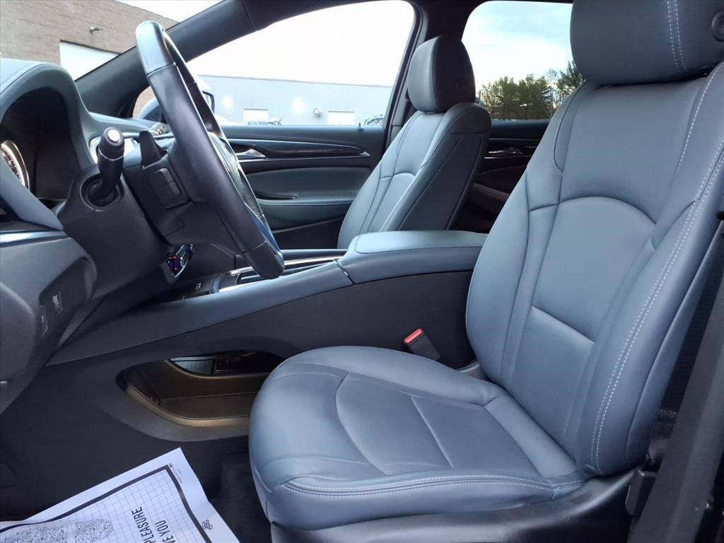 Used 2023 Buick Enclave Essence image 13