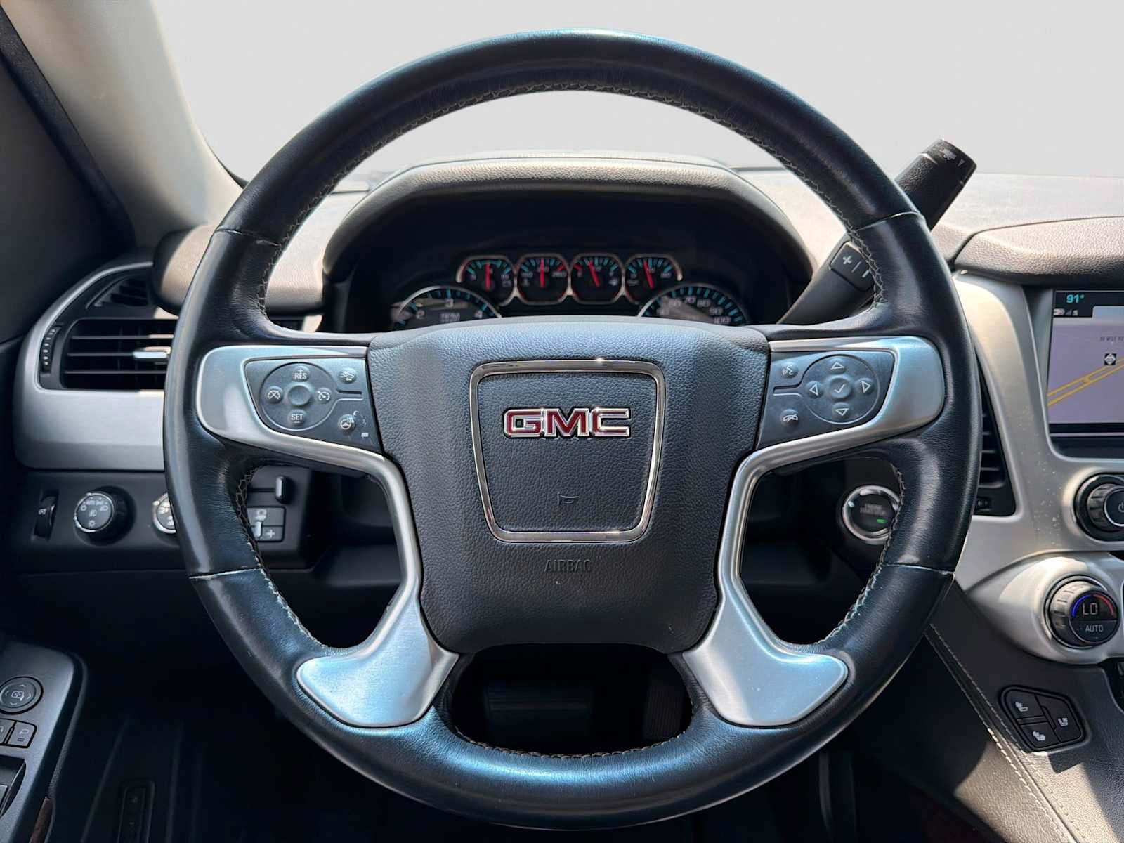 Used 2019 GMC Yukon XL SLT w/ Open Road Package AWD/4WD image 25