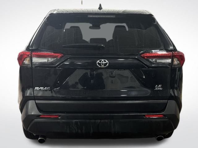 Used 2024 Toyota RAV4 LE image 7