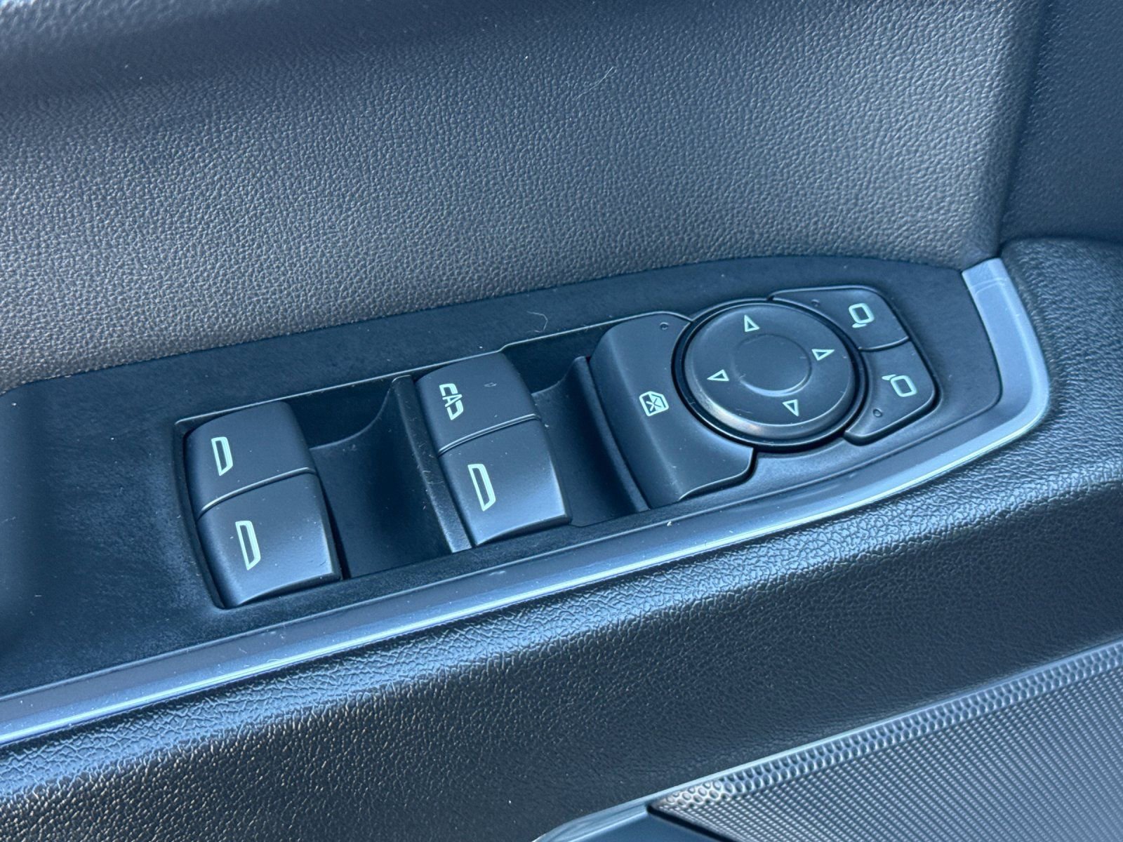 Used 2024 GMC Sierra 1500 Elevation image 12