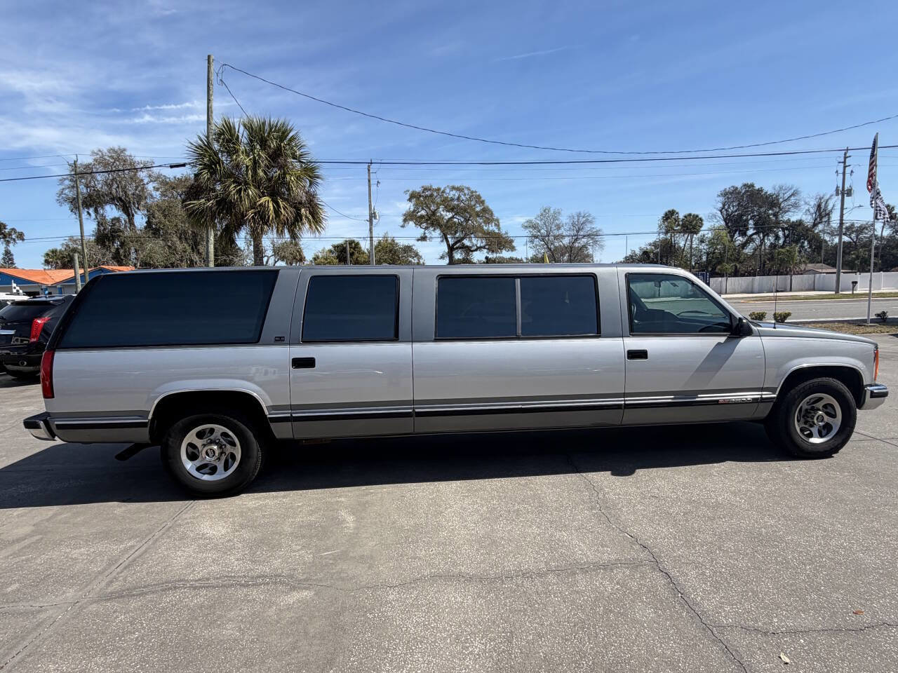 Used 1993 GMC Suburban 2500 image 10