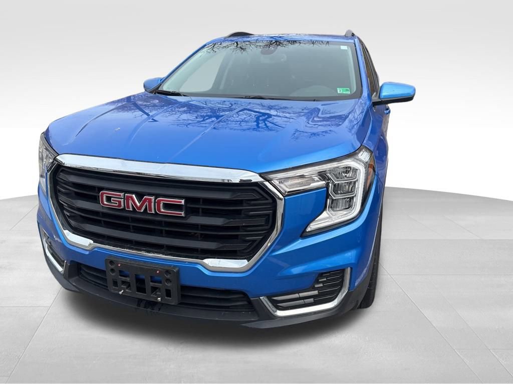 Certified 2024 GMC Terrain SLE w/ Driver Convenience Package image 4