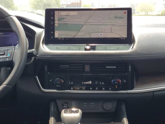 Used 2024 Nissan Rogue Platinum AWD/4WD image 32