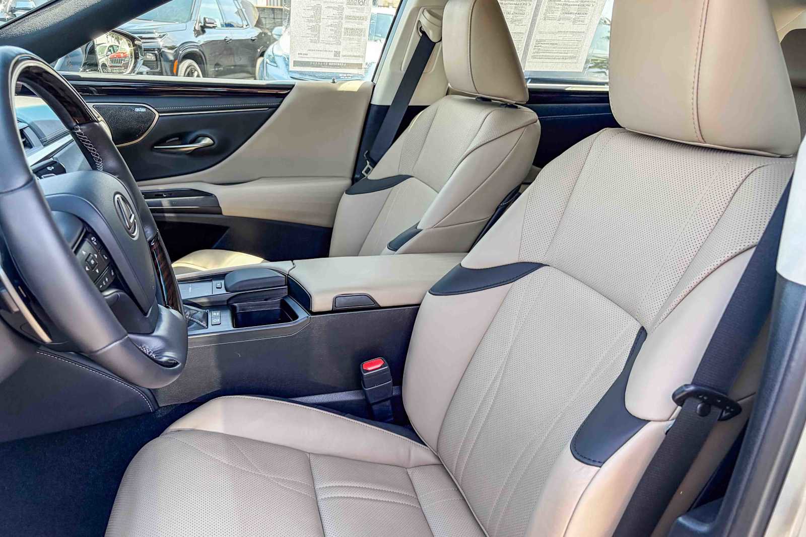 Used 2021 Lexus ES 300h w/ Accessory Package FWD image 17