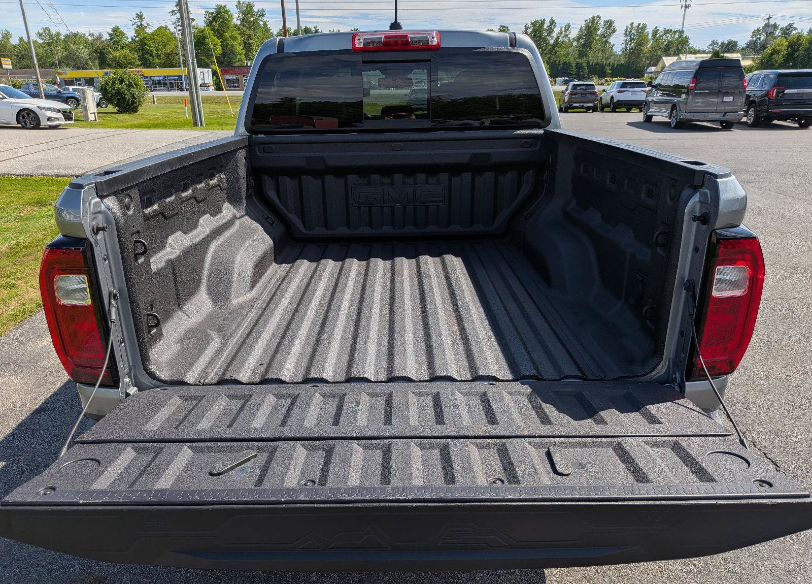 Used 2026 GMC Canyon AT4 AWD/4WD image 10