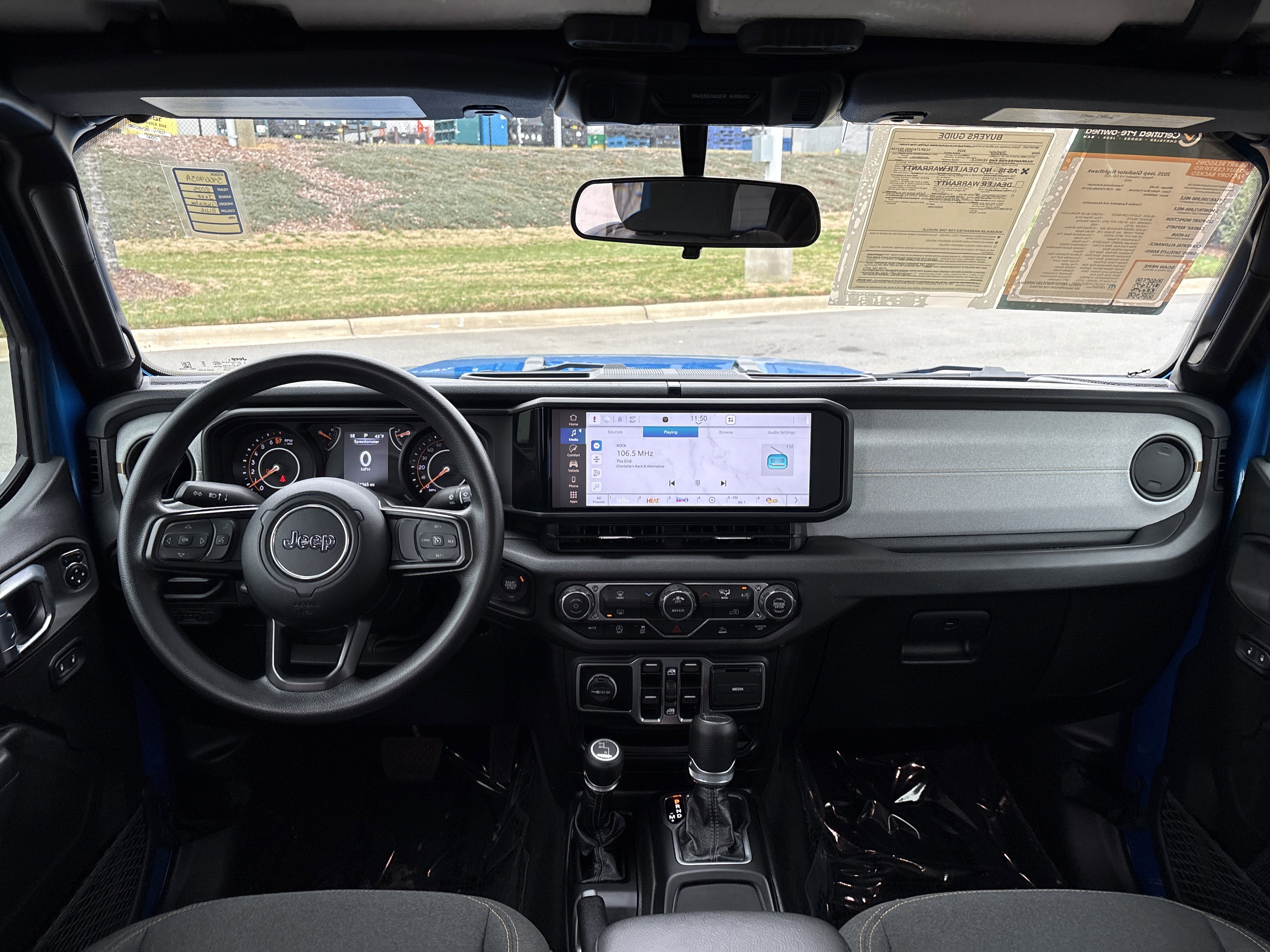 Certified 2025 Jeep Gladiator Nighthawk image 19