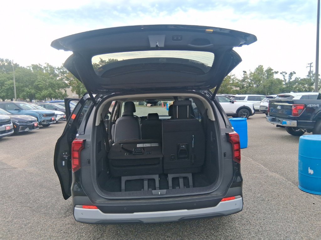 Certified 2026 Kia Carnival EX FWD image 20