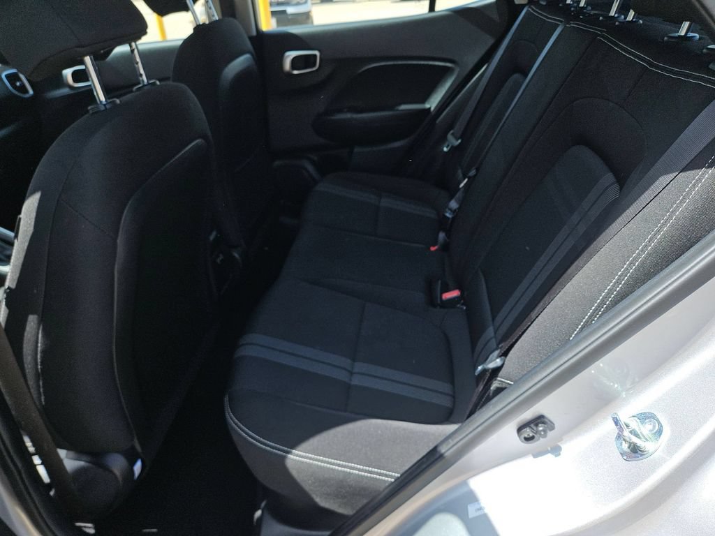 Used 2025 Hyundai Venue SEL FWD image 26
