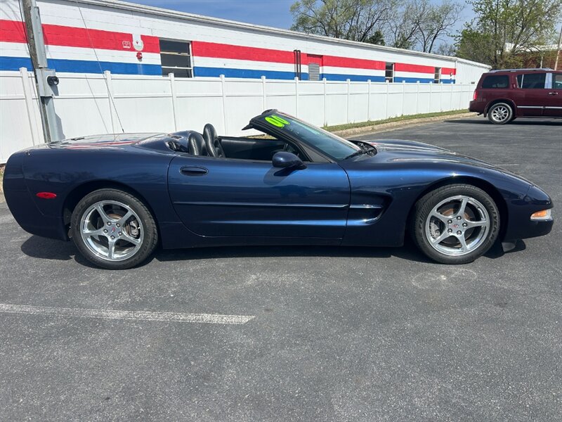 Used 2000 Chevrolet Corvette Convertible w/ Memory Pkg RWD image 2