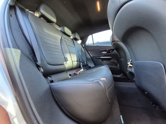 Used 2024 Mercedes-Benz GLC 300 4MATIC image 20