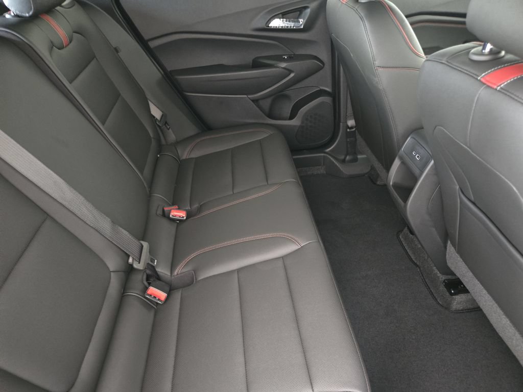 New 2026 Chevrolet Trax RS w/ Sunroof Package FWD image 35