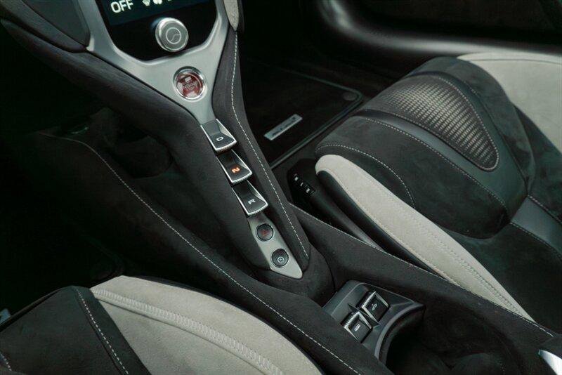 Used 2024 McLaren 750S Spider image 18