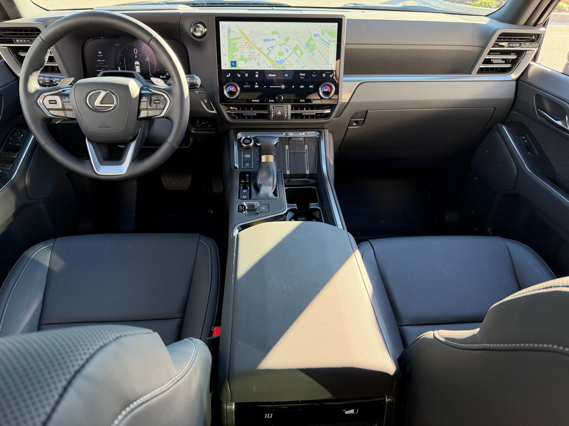 Used 2025 Lexus GX 550 550 Premium+ w/ Accessory Package (2T) image 4