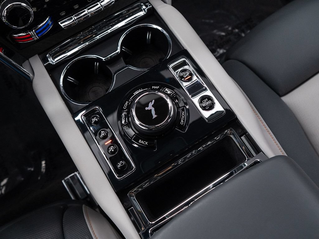 Certified 2023 Rolls-Royce Cullinan w/ Dark Exterior Package AWD/4WD image 40