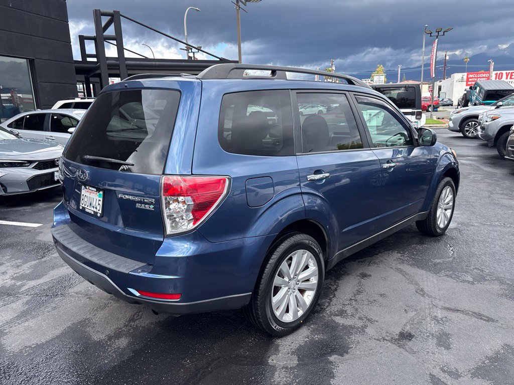 Used 2013 Subaru Forester 2.5X Premium w/ All-Weather Pkg AWD/4WD image 4