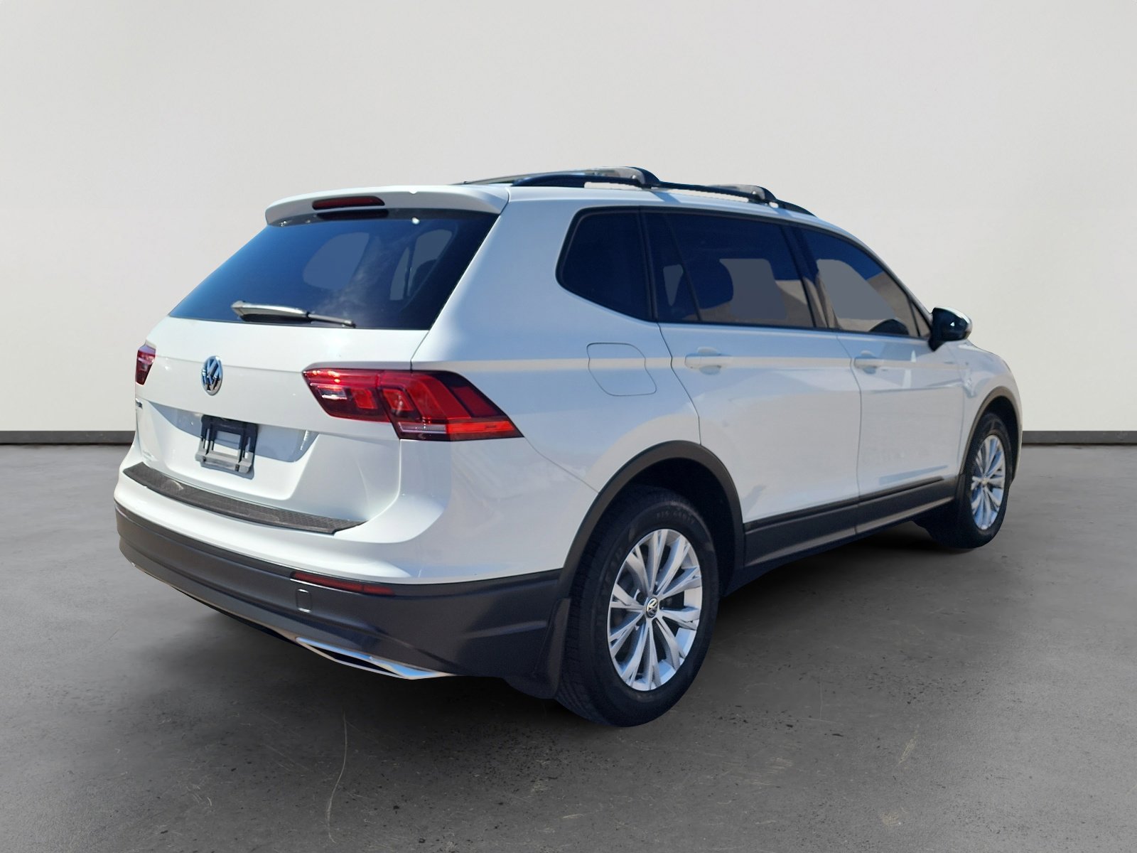 Used 2019 Volkswagen Tiguan S w/ Driver Assistance Package image 5