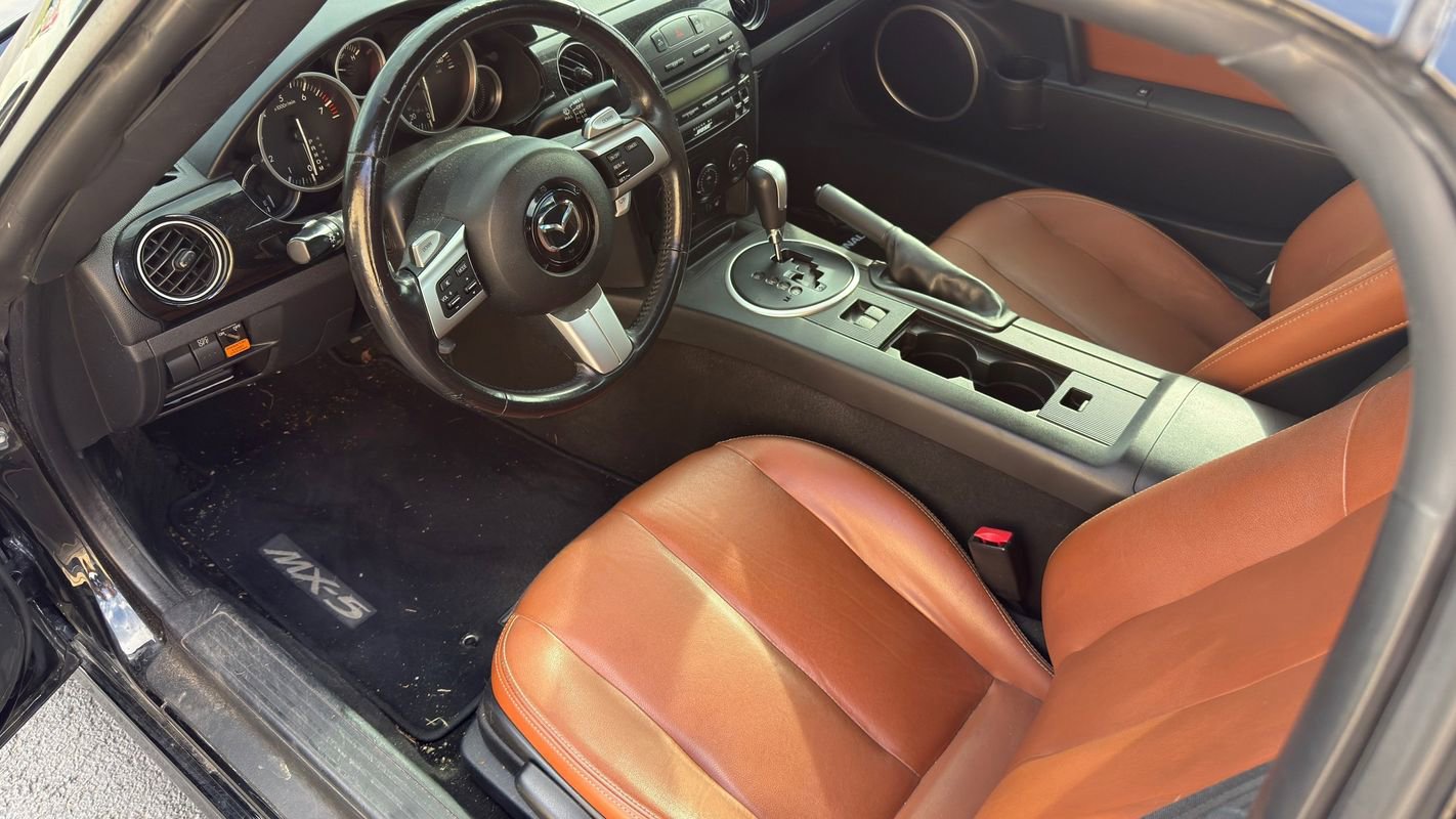 Used 2008 MAZDA MX-5 Miata Grand Touring w/ Premium Pkg RWD image 11