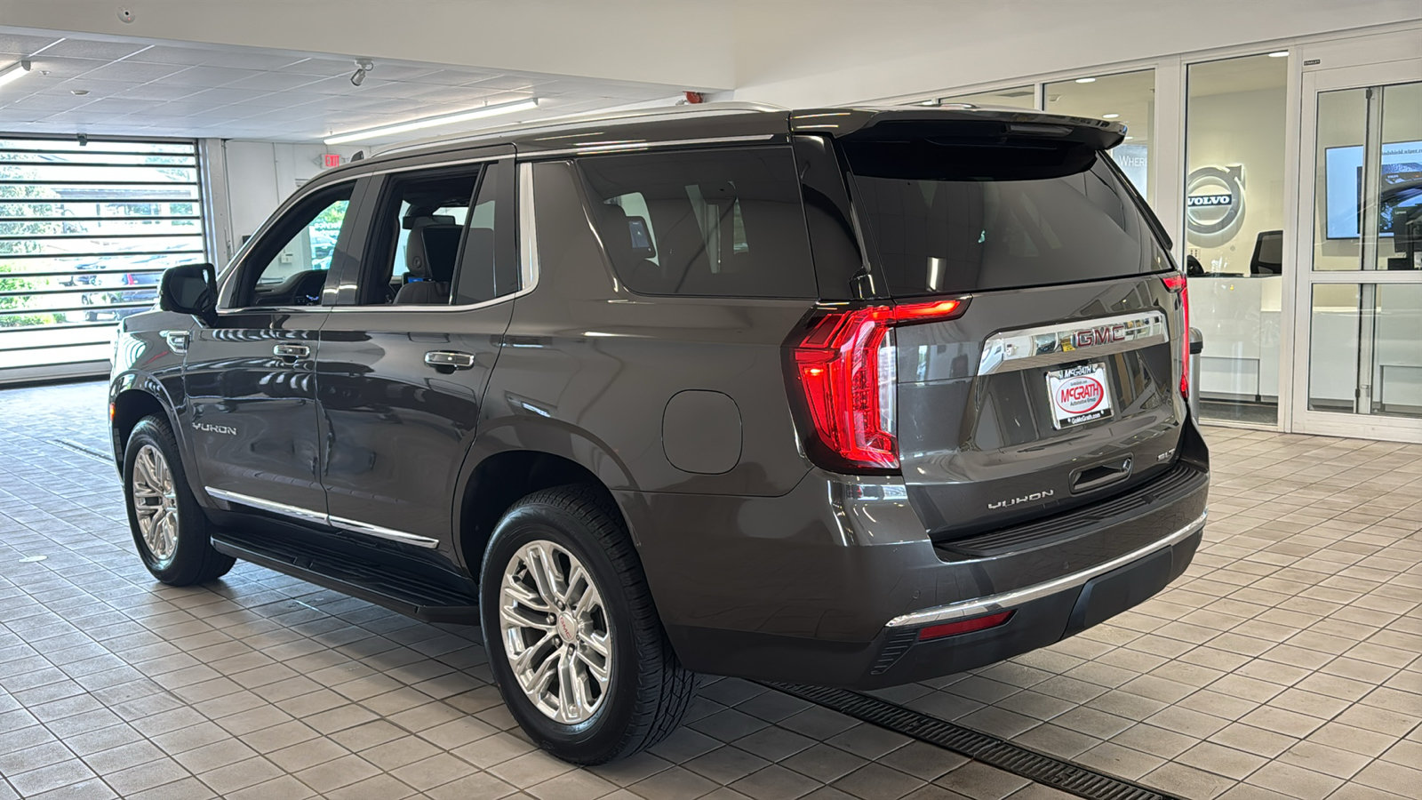 Used 2021 GMC Yukon SLT w/ SLT Luxury Plus Package AWD/4WD image 7
