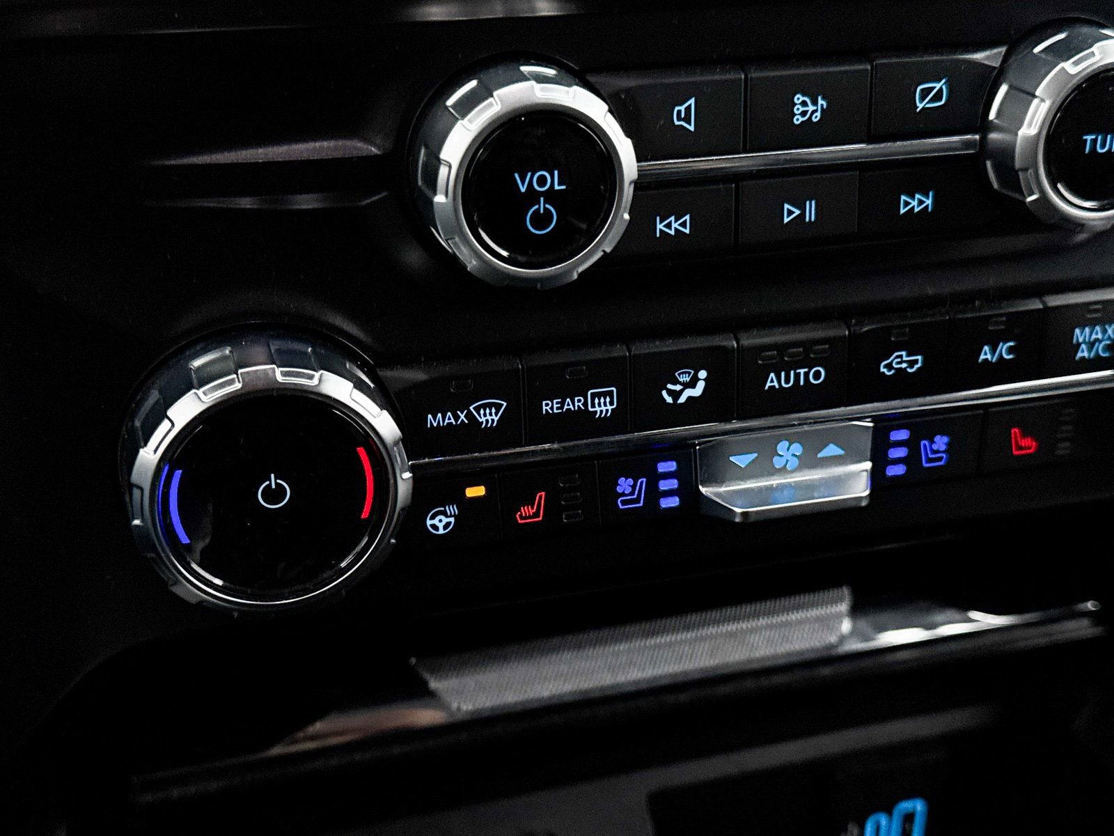 Used 2023 Ford F250 Lariat w/ Lariat Ultimate Package image 28