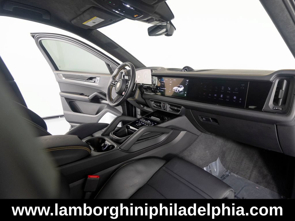 Used 2024 Porsche Cayenne Turbo GT AWD/4WD image 29