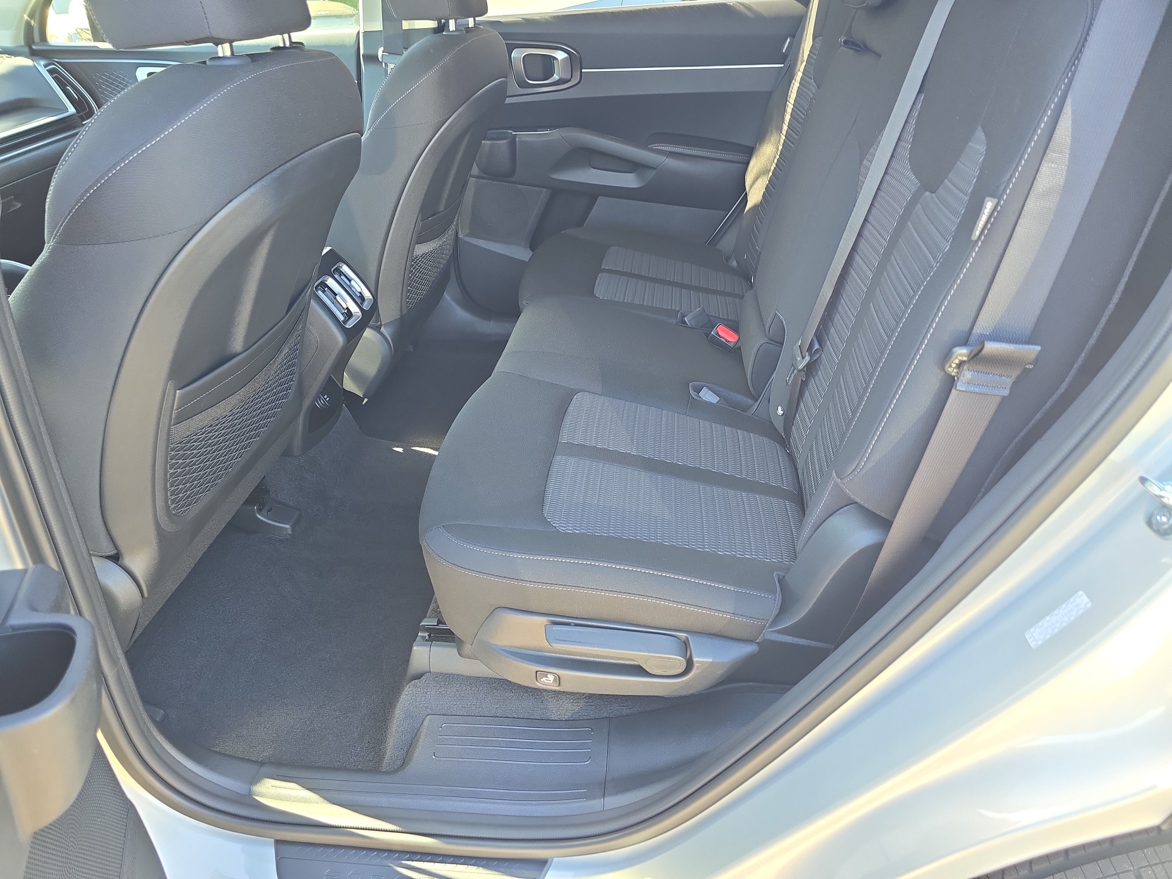 New 2026 Kia Sorento LX FWD image 16