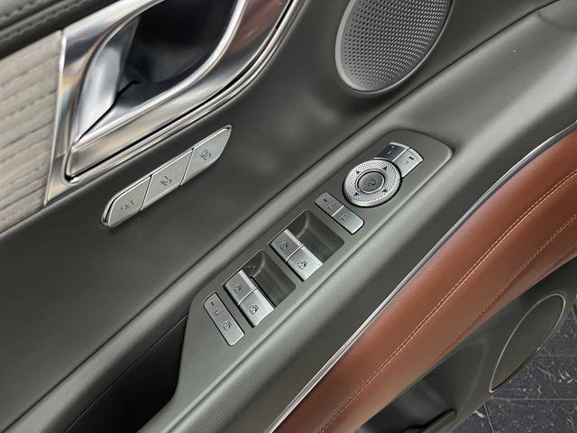 Used 2025 Genesis GV80 3.5T Prestige image 31