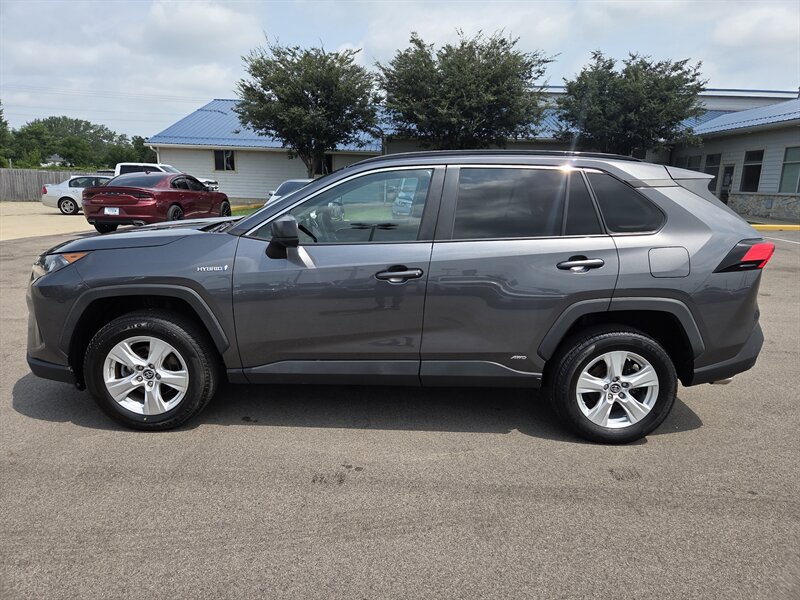 Used 2021 Toyota RAV4 LE AWD/4WD image 6