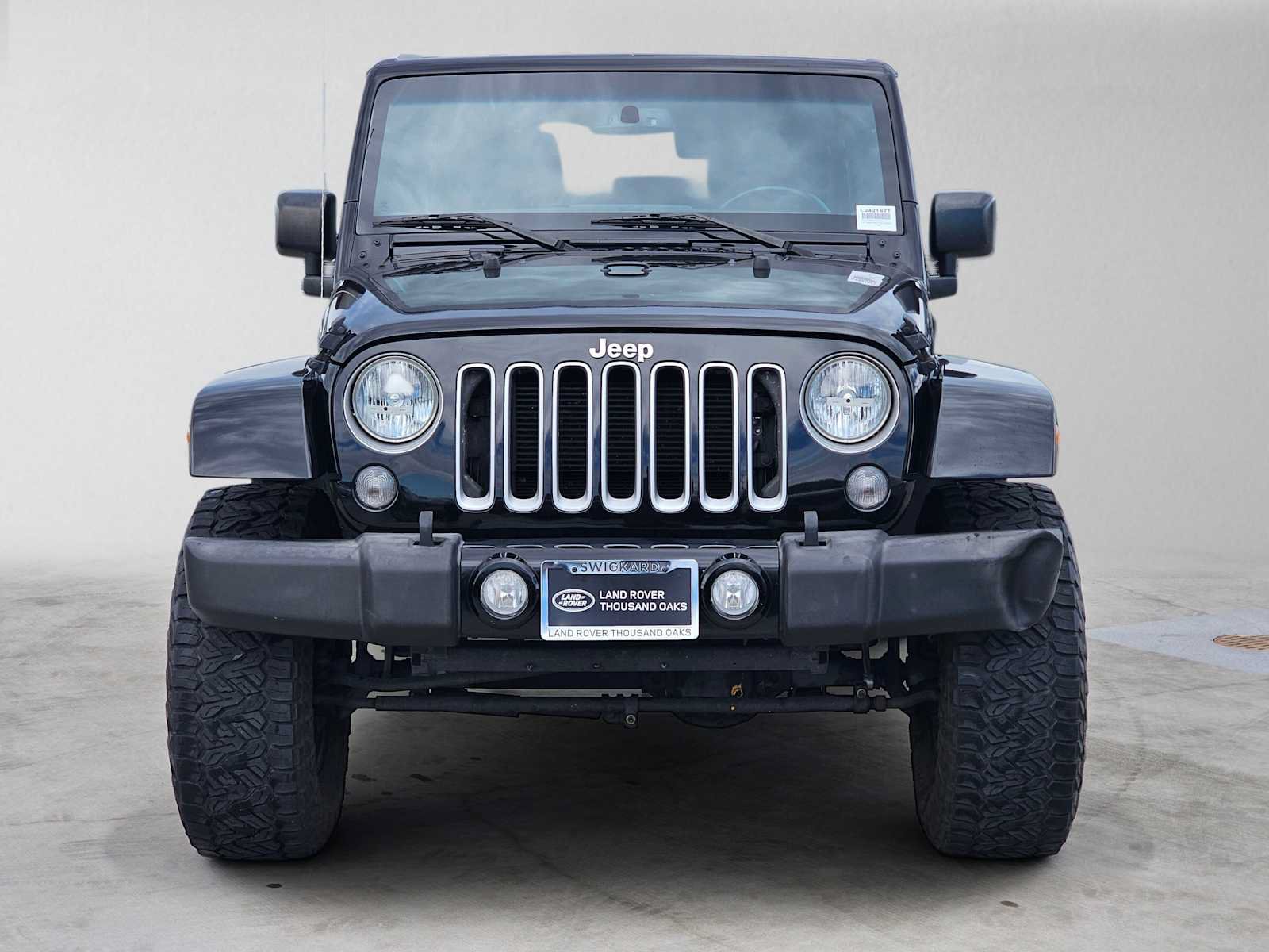 Used 2016 Jeep Wrangler Unlimited Sahara w/ Connectivity Group AWD/4WD image 8