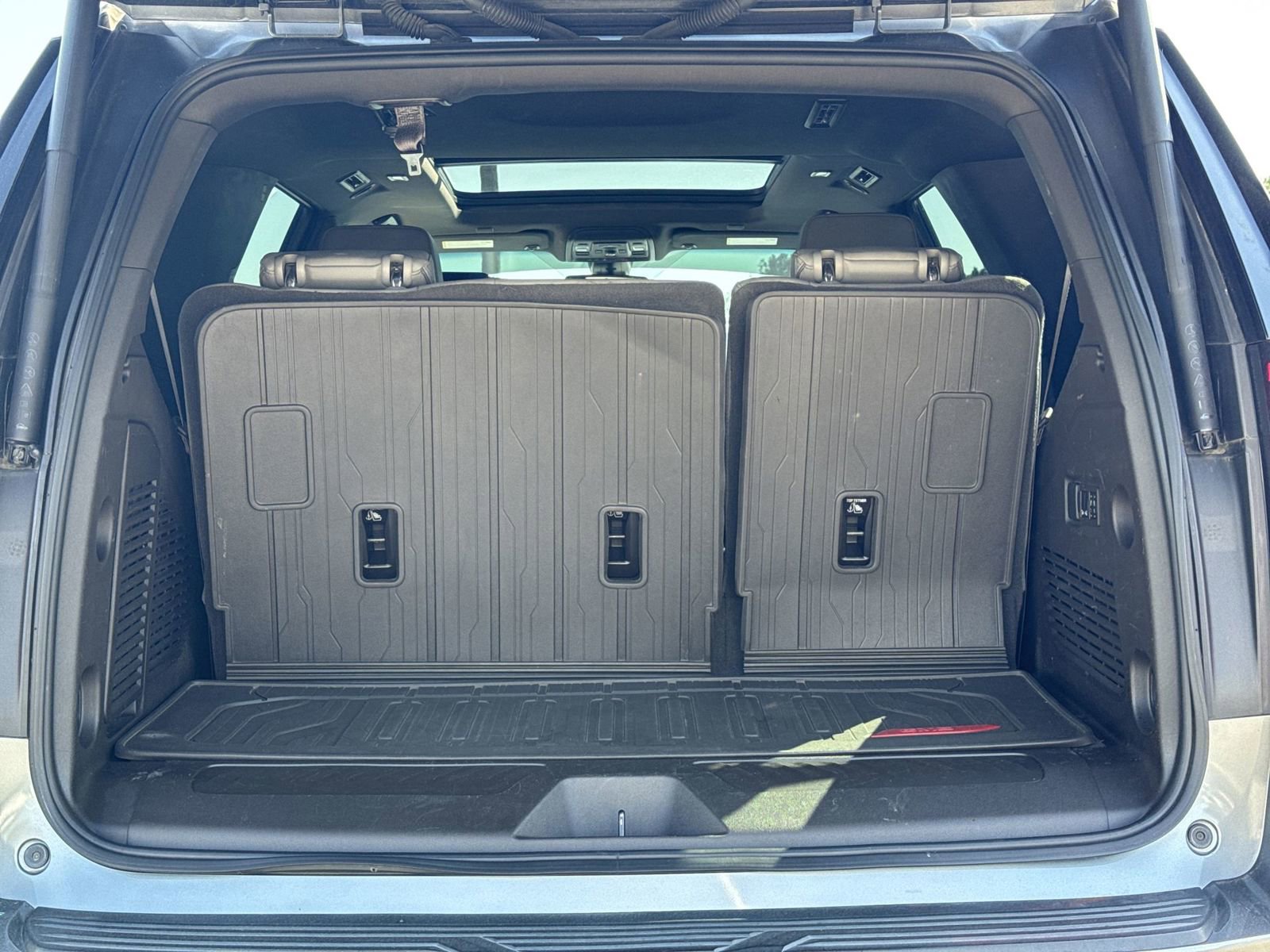 Used 2022 GMC Yukon SLT w/ SLT Premium Package image 34