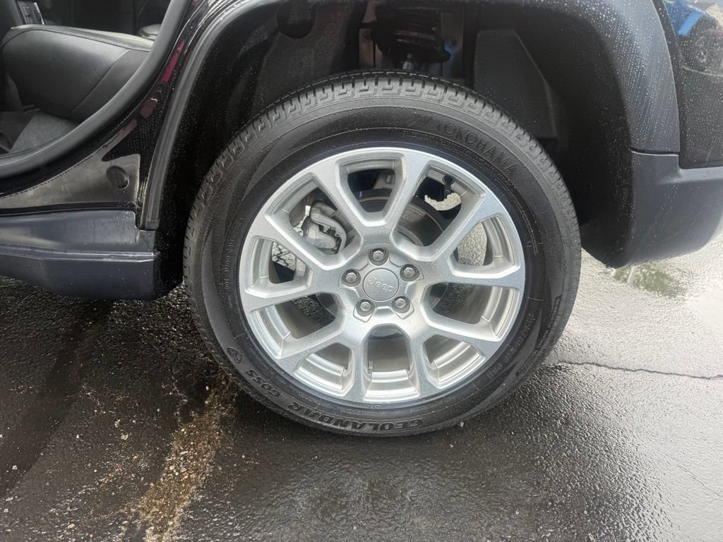 Used 2024 Jeep Compass Latitude AWD/4WD image 33