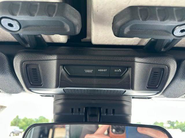 Certified 2025 Jeep Gladiator Overland AWD/4WD image 21